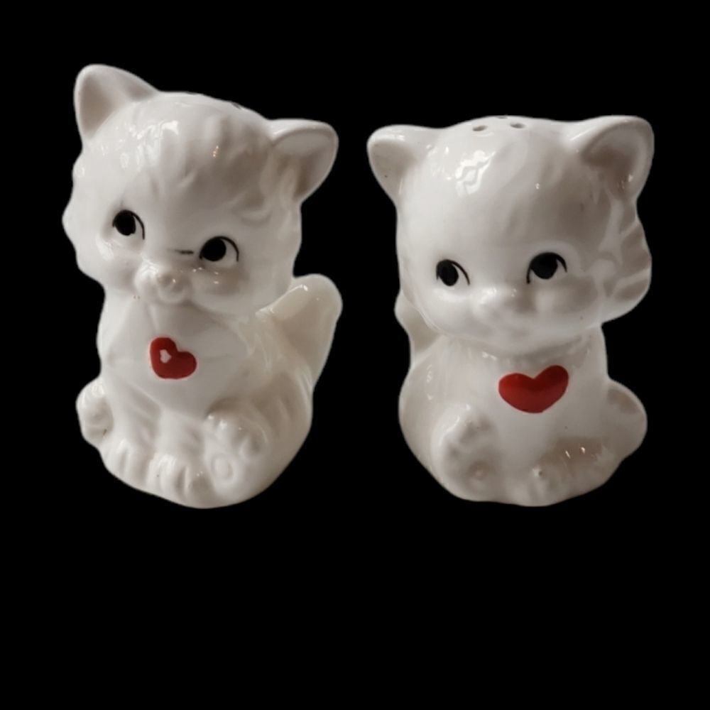 Vintage white cat salt & pepper shakers